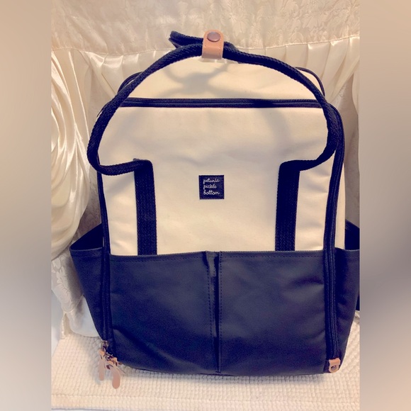 PETUNIA PICKLE BOTTOM BAG